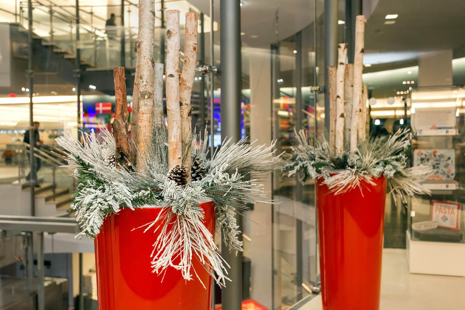 Why you should buy holiday décor for your office building in January