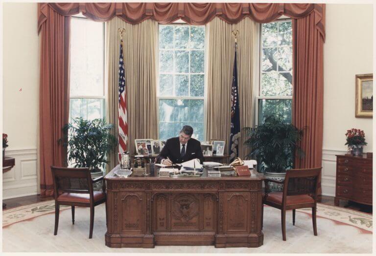 palms in reagan oval office
